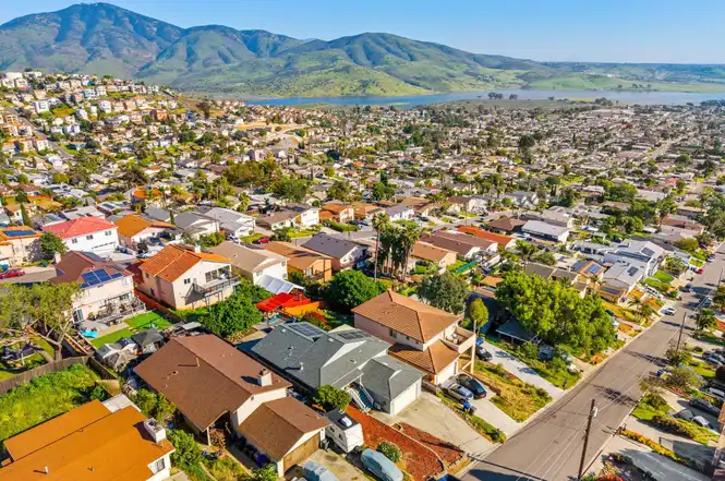 Spring Valley CA residential homes and neighborhoods for house cleaning services